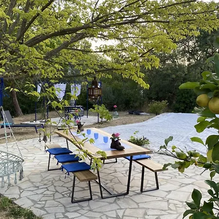 Nuits Colibri, Rose Poudre & Bleu Pastel 3* Fozieres