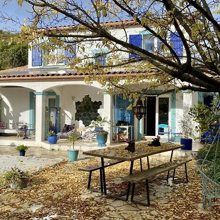 Bed & Breakfast Nuits Colibri, Rose Poudre & Bleu Pastel