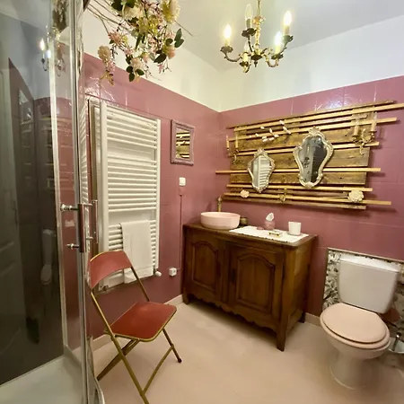 Bed & Breakfast Nuits Colibri, Rose Poudre & Bleu Pastel Fozieres